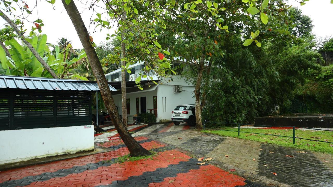 Ripples Service Villas Kollam Exteriör bild
