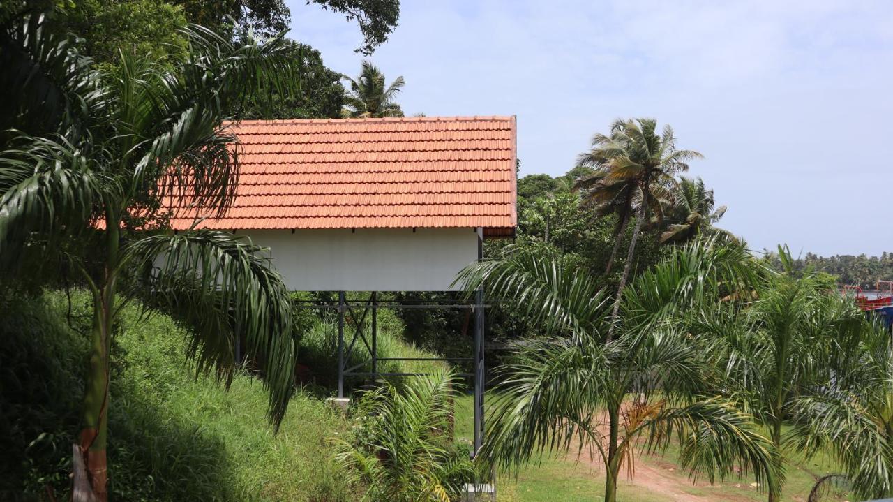 Ripples Service Villas Kollam Exteriör bild